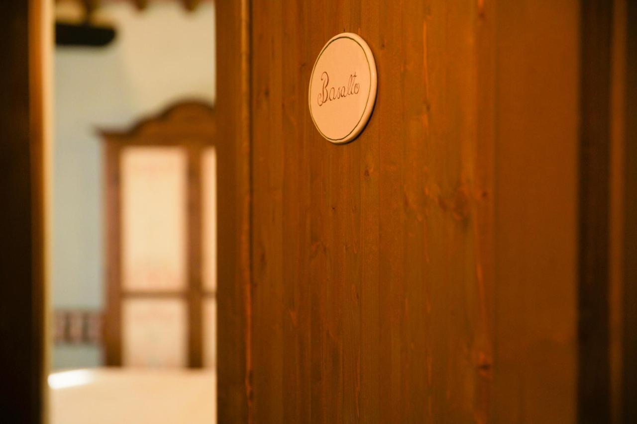 Locanda Del Viandante B&B อันกิอารี ภายนอก รูปภาพ