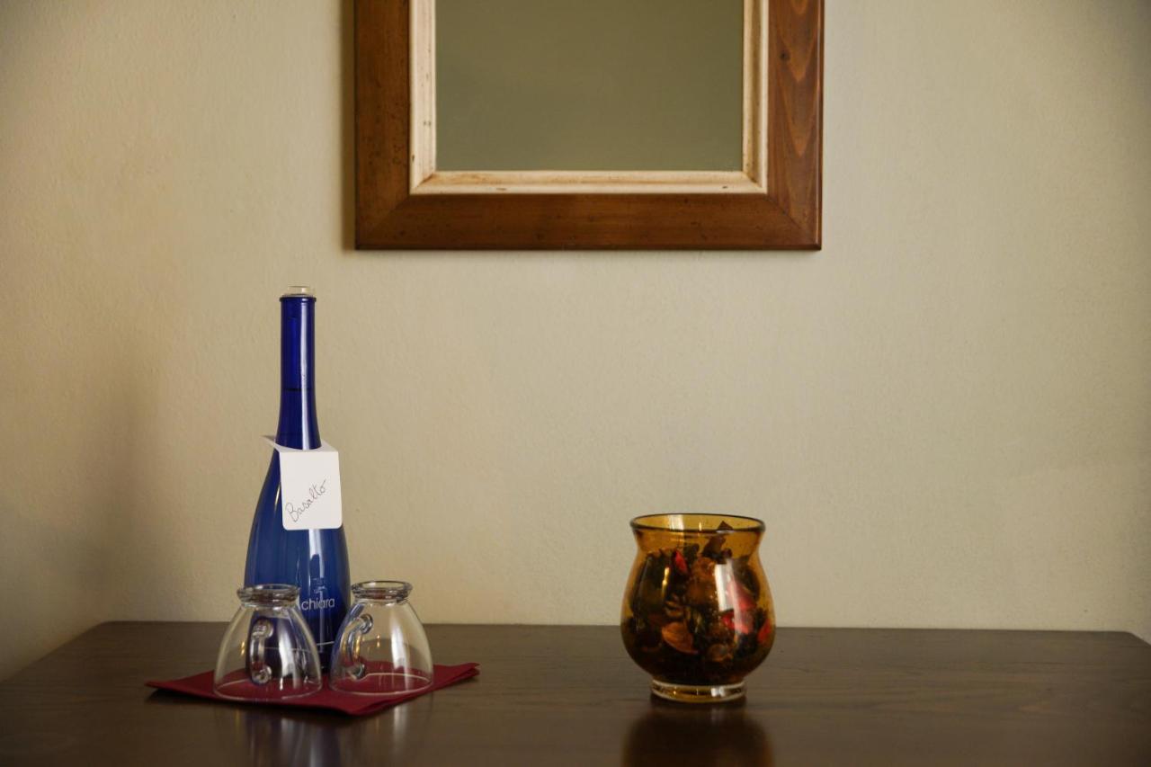 Locanda Del Viandante B&B อันกิอารี ภายนอก รูปภาพ