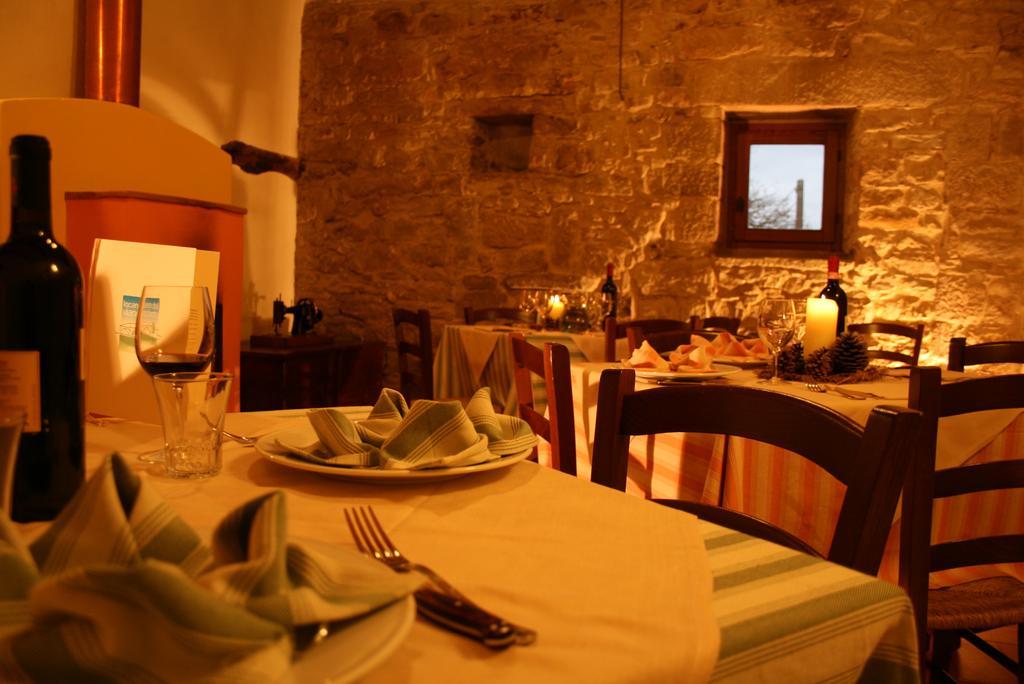 Locanda Del Viandante B&B อันกิอารี ภายนอก รูปภาพ
