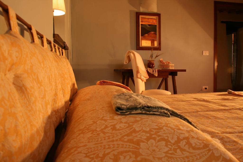 Locanda Del Viandante B&B อันกิอารี ห้อง รูปภาพ