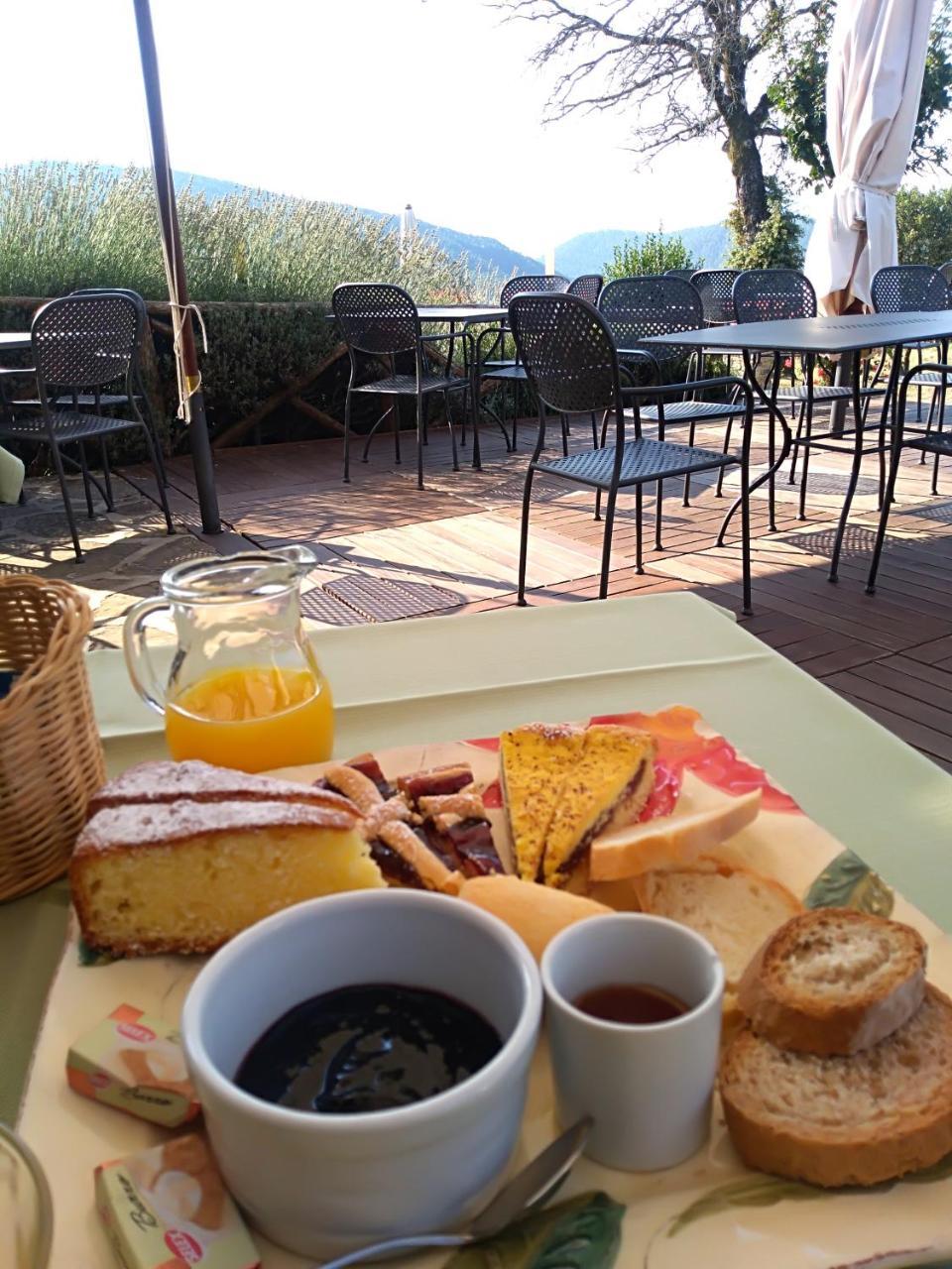 Locanda Del Viandante B&B อันกิอารี ภายนอก รูปภาพ